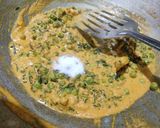 A picture of step 11 of Methi Matar Malai.