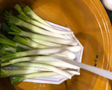 Foto del paso 2 de la receta: Calçots al horno