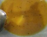 A picture of step 5 of Bengali shorshe dharosh/bhindi masala with mustard seeds paste.