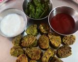 A picture of step 4 of Meethi muthiya.