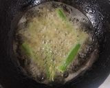 A picture of step 1 of Sindhi kadhi.