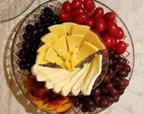 Foto del paso 4 de la receta: 🧀🍒 Tabla de quesos y frutas 🍒🧀 Cereza, Uva, Durazno y Tomates cherry 😲