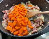 Une image de l'étape 9 de Lentilles vertes au lard, pommes fruits et carottes.