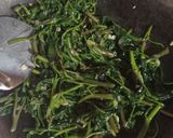 Foto langkah ke 2 dari resep Tumis Kangkung.