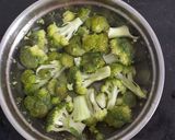 A picture of step 1 of Mixed Vegetable Sandwich.