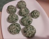 Foto del passaggio 3 della ricetta Gnudi, con salsa di formaggio cremoso, noci e cialda di parmigiano