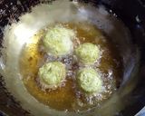 A picture of step 3 of Dahi Vada.