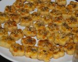 Foto langkah ke 4 dari resep Garlic cheese cookies.