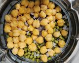 Hình bước làm 2 của món Sữa đậu gà + đậu xanh + hạt điều🫛🫛🫘🍗🍗