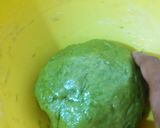 A picture of step 3 of Spinach Chole Calzone.