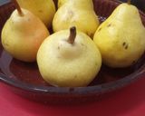 Foto del paso 1 de la receta: Peras al vino tinto