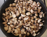 Foto del paso 2 de la receta: Champiñones salteados fáciles y rápidos
