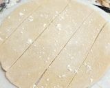 A picture of step 2 of Wheat kothuparatha.