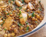 Foto del paso 9 de la receta: Cazuela de calamares con col y garbanzos estofados