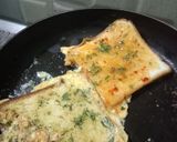चीझी ऑम्लेट ब्रेड (cheese omelette bread recipe in marathi) रेसिपी स्टेप 5 फोटो 