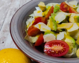 Foto del paso 1 de la receta: Ensalada de parmesano y aguacate