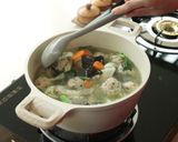 Foto langkah ke 9 dari resep Sup Bakso Lohua Ayam / Bakso Rambutan Devina Hermawan.