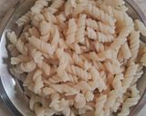 पास्ता भेल (देसी ट्विस्ट में विदेशी स्वाद) रेसिपी चरण 1 फोटो
