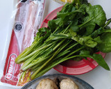Foto del paso 1 de la receta: Ensalada de espinacas con tocino estilo Ale's