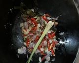 Foto langkah ke 3 dari resep Tumis tongkol asap dengaan Kemangi.
