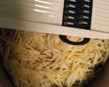 Foto langkah ke 2 dari resep Cheesy Hash Brown.