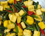 Foto langkah ke 4 dari resep Oseng Kacang Panjang Tahu.