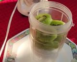 A picture of step 3 of Kiwi Fruit Juice.