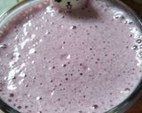 Foto del paso 3 de la receta: Licuado de moras y banana 🍌🫐