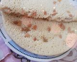 Une image de l'étape 2 de Crêpes aux mille trous aux raisins secs.