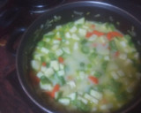 Foto del paso 4 de la receta: Crema de verduras con galleta salada