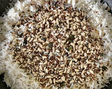 Foto del paso 5 de la receta: Revuelto de grelos con gambas y arroz con semillas