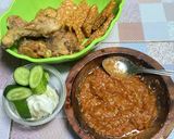 Foto langkah ke 4 dari resep Ayam Goreng Sambal Lamongan (Sambal Pecel Lele a.k.a).