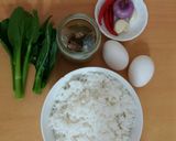 Foto langkah ke 1 dari resep Nasi goreng ikan asin.