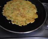 A picture of step 3 of મેગી નૂડલ્સ વેજ ઓમલેટ.