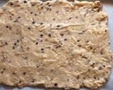 Foto del passaggio 4 della ricetta Quadrotti alla frutta secca