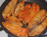 Foto del paso 3 de la receta: Pescado con limón 🍋 y vino blanco