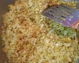 A picture of step 2 of Flattened fried rice Polau (Chire).
