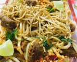 A picture of step 4 of Beef Fried Khausoy(burmese dish).