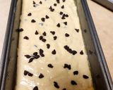 A picture of step 6 of Sugarless chocolate chip banana bread.