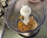 Une image de l'étape 2 de Sauce salade pimentée moutarde pêche persil.