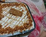 A picture of step 11 of Lotus 3 milk tres leches cake.