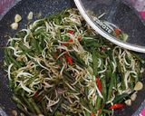 Foto langkah ke 3 dari resep Sayur kacang panjang tauge.