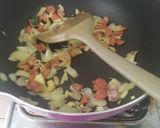Foto langkah ke 4 dari resep Mie goreng sosis ayam.
