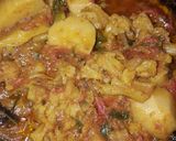 A picture of step 3 of Allu and ghobi bhujiya.