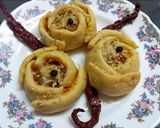 A picture of step 16 of Stuffed rose buns.