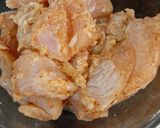 A picture of step 1 of Chicken satay with spicy garlic sauce.