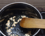 ரவா கிச்சடி (Rava khichadi recipe in tamil) ரெசிபி ஸ்டேப் 3 புகைப்படம்