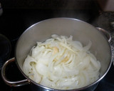 Foto del paso 1 de la receta: Sopa de cebolla🍲🧀🍞🍷