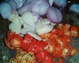 Foto langkah ke 2 dari resep Tumis Ayam suwir.
