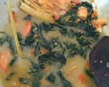 Foto langkah ke 3 dari resep Sayur santan daun singkong dan udang.